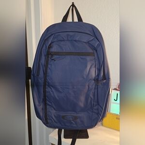 Oakley Men's 22L Blue Sport Backpack